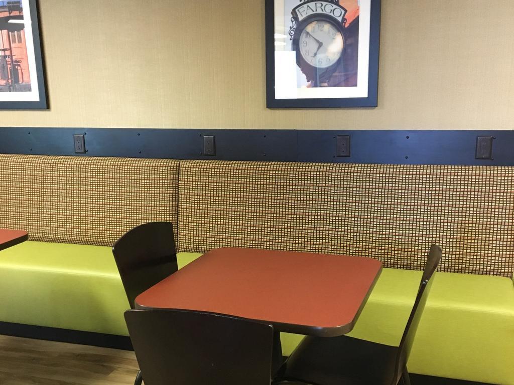 פארגו Kelly Inn 13Th Avenue מראה חיצוני תמונה